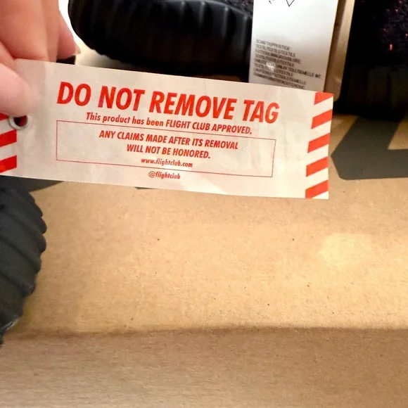 Yeezy Black and Red Interior Detail - Picture 7 of 10